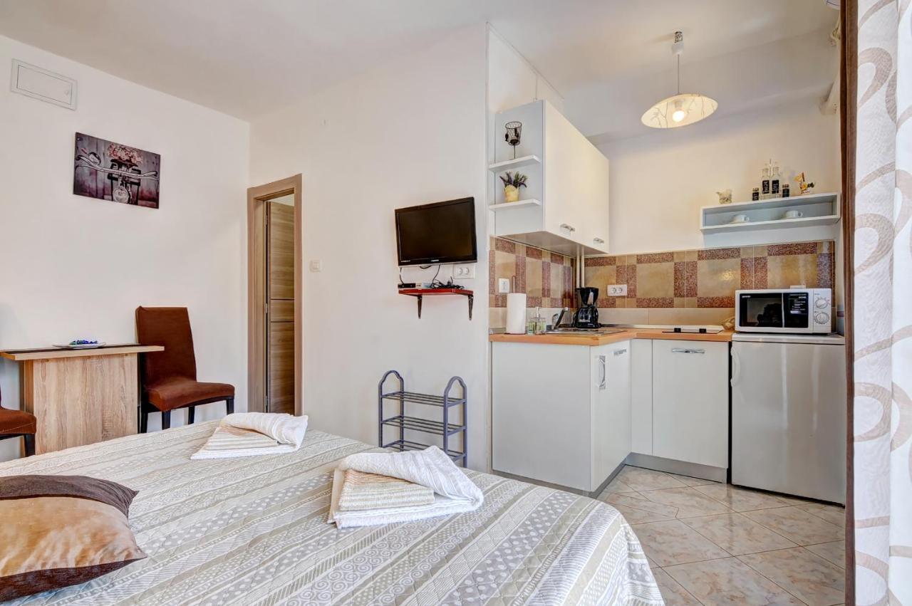 Apartments Kajfes Fažana Extérieur photo