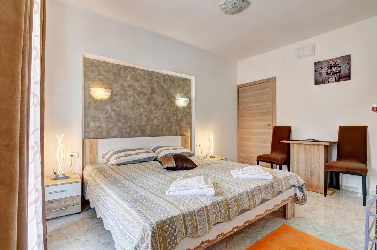 Apartments Kajfes Fažana Extérieur photo