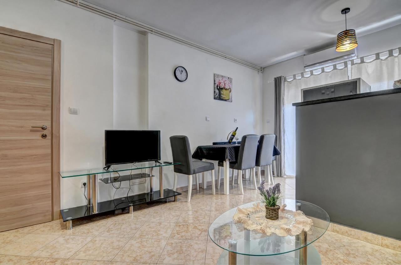 Apartments Kajfes Fažana Extérieur photo